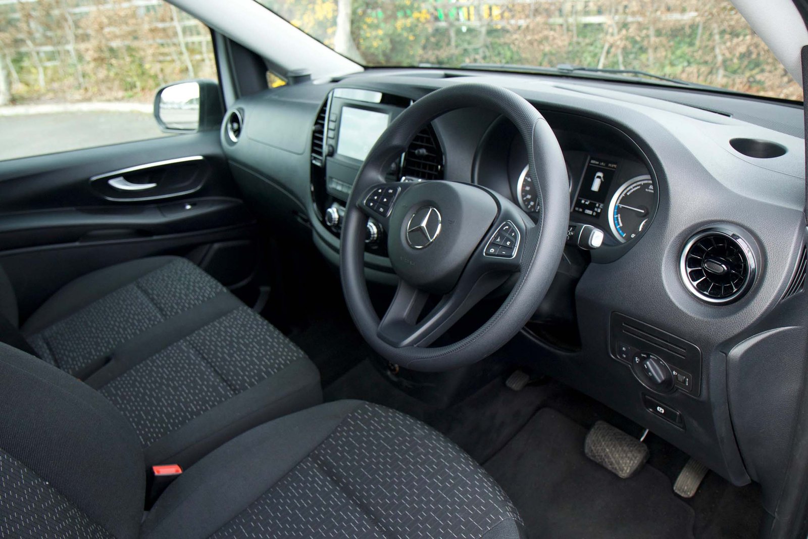 Mercedes-Benz eVito Tourer front seats