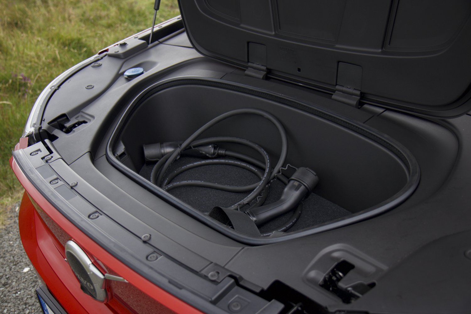 Volvo XC40 Recharge Twin frunk