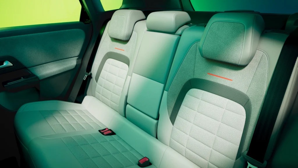 Citroen e-C5 rear seats